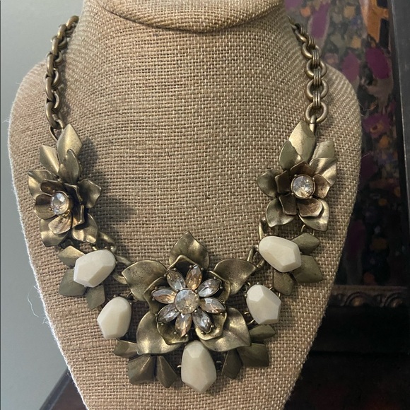 Gardenia Convertible Statement Necklace - Picture 1 of 2